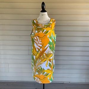 Sleeveless Tropical Print Shift Dress in Yellow and Green